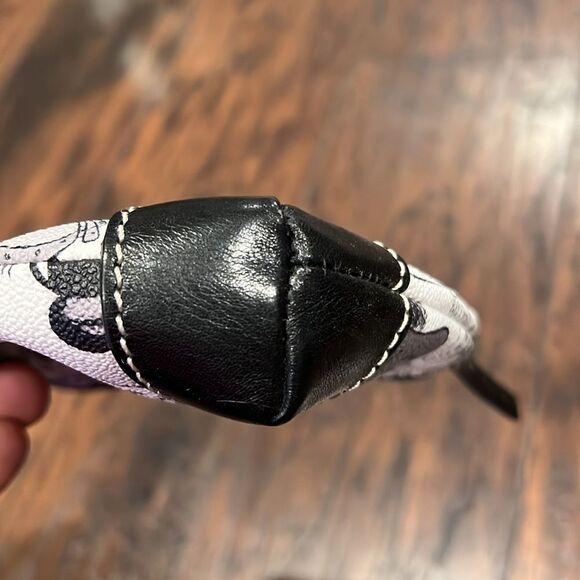 Disney Dooney & Bourke Comic Strip Cosmetic Bag in EUC no flaws - Picture 4 of 11